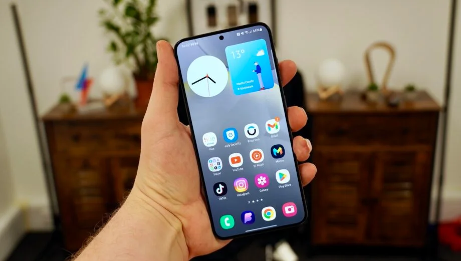 Android 15 Beta Rolling Out to Samsung Galaxy S24 Series