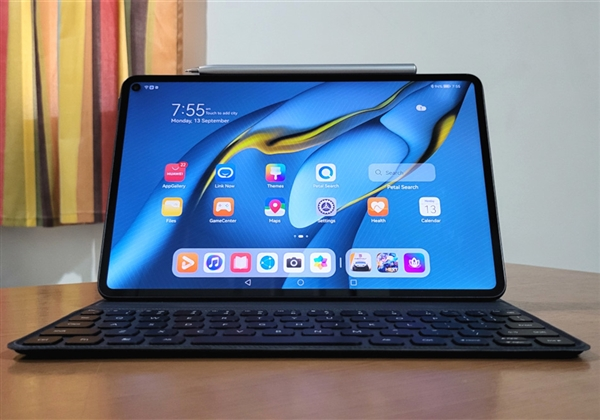 Same technology as Apple iPad Pro! Huawei is reportedly going to use tandem OLED