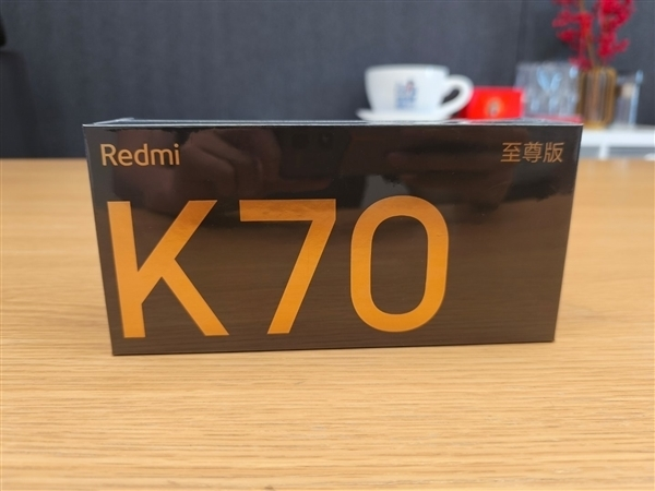 Redmi K70 Extreme Edition debuts the new generation of 1.5K flagship straight screen