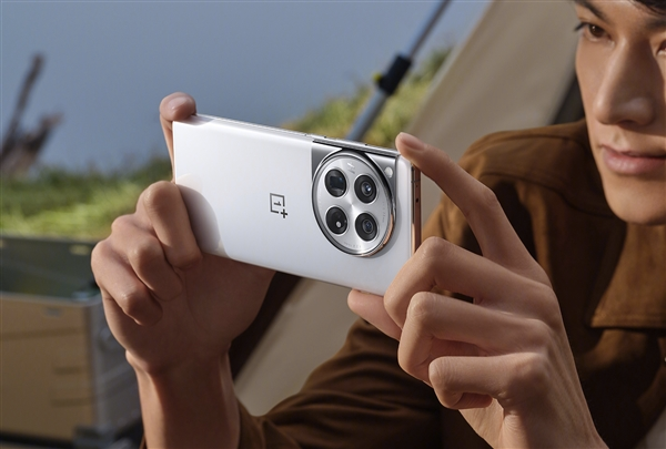 OnePlus 12 Boasts a 5400mAh Battery with 4 Years of Battery Performance