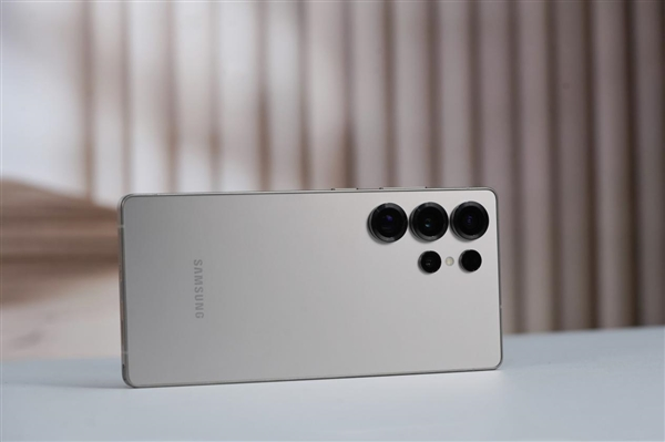 Samsung Galaxy S25 Ultra Photos