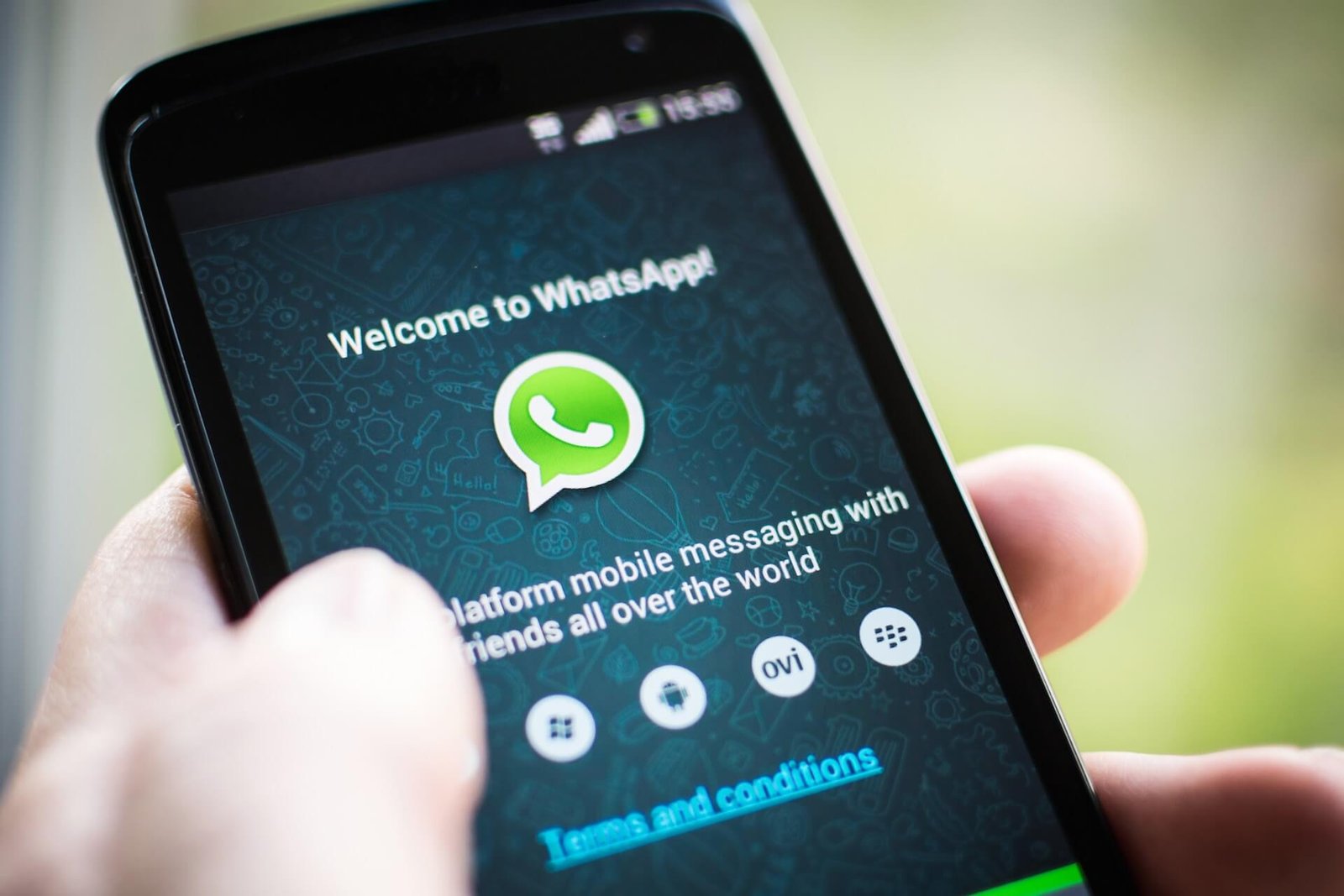 whatsapp-messages-are-not-secure-research-snipers