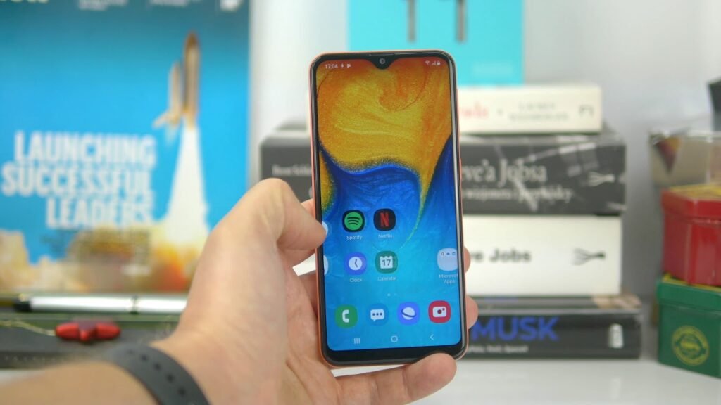 Samsung Galaxy A20e - Now Getting the Android 11 Update in Europe