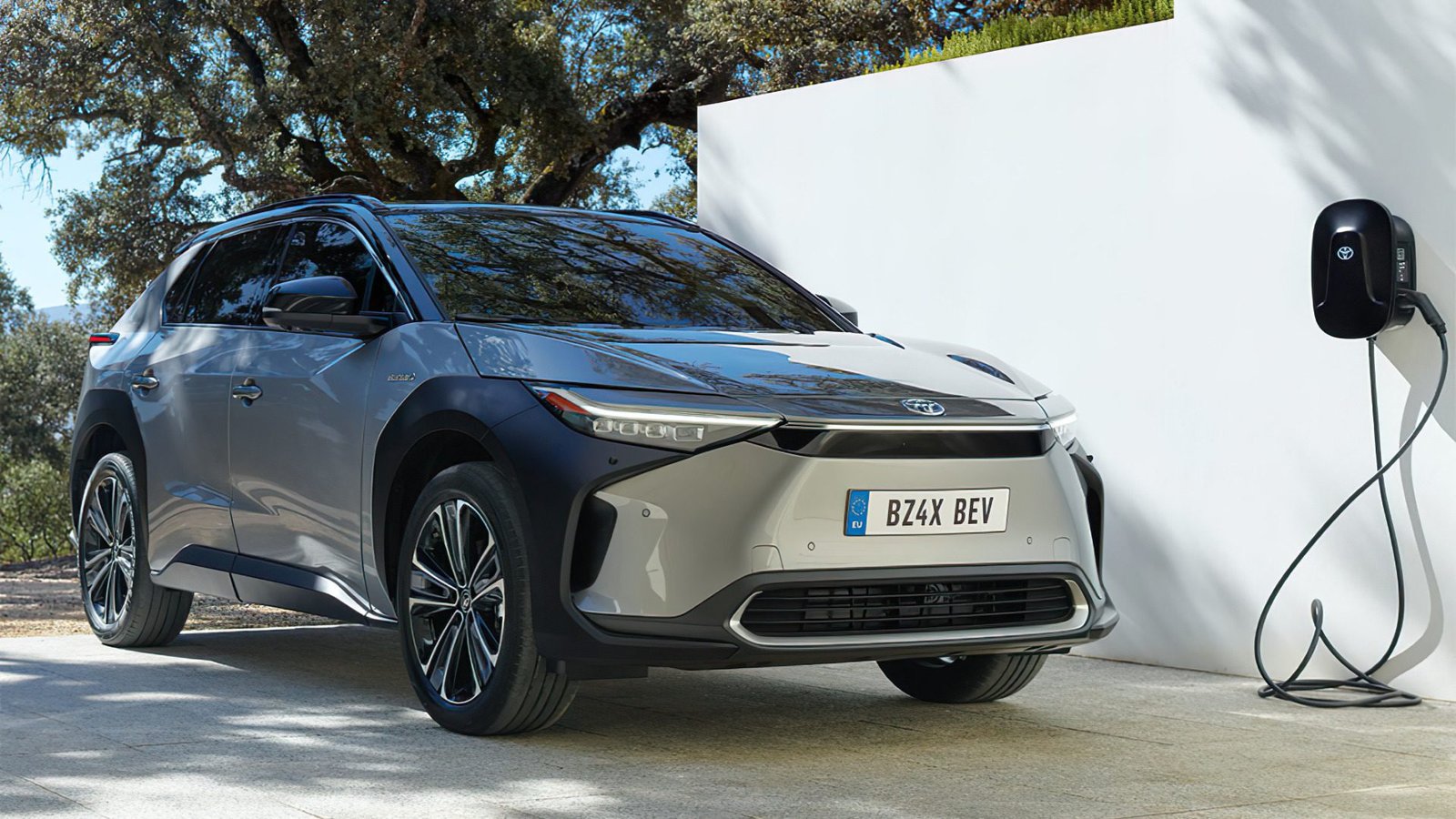 Toyota recalls first electric car because wheels fall off Research