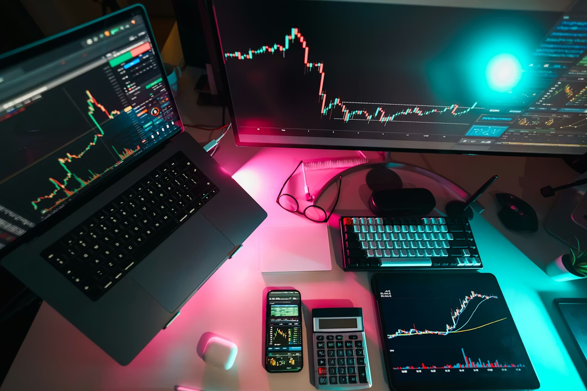 Investing Smartly In The Strongest Currencies In The World